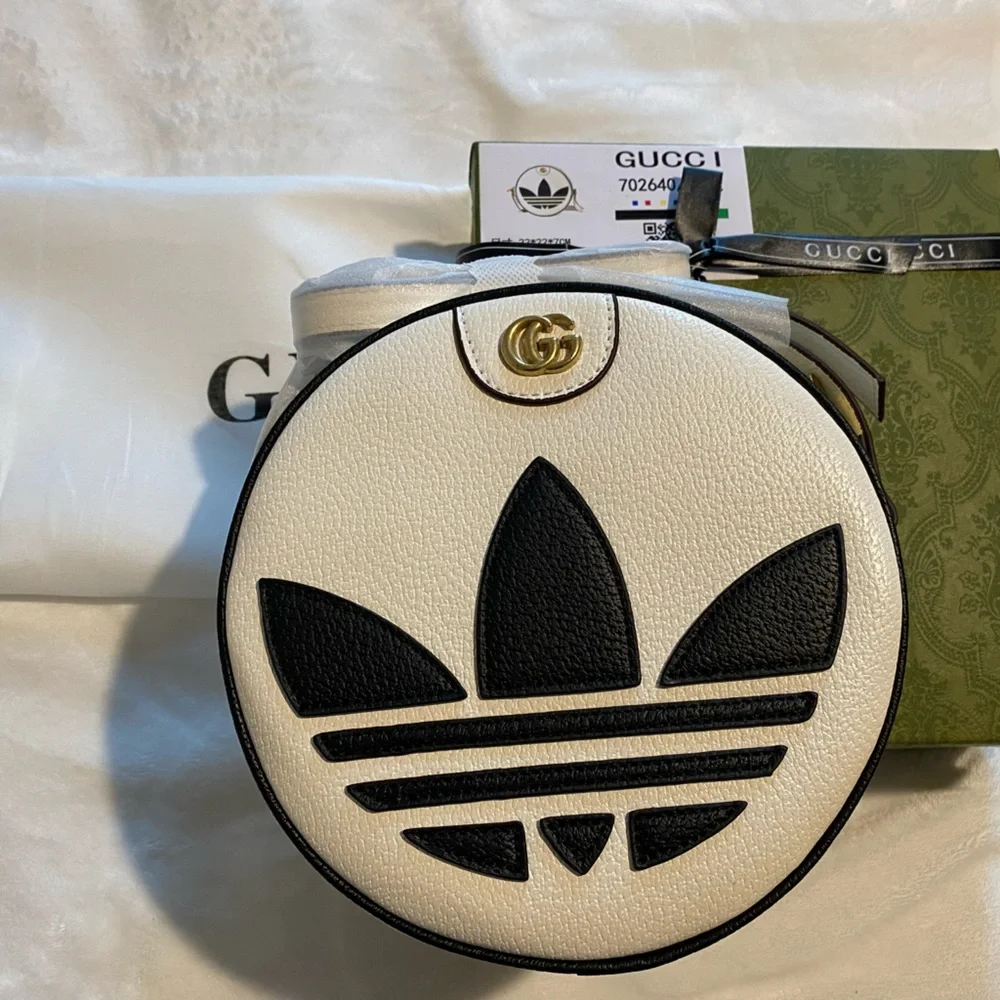 Wallet - Picture 1 of 3